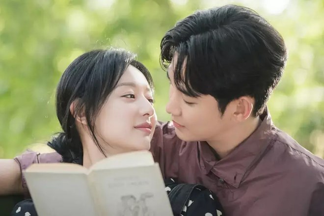 Vượt Kim Ji Won, Kim Soo Hyun là tài năng được yêu thích nhất Hàn Quốc