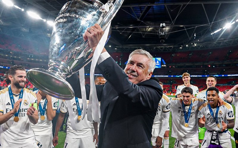 Ancelotti tiết lộ việc “mắng” học trò trong giờ nghỉ
