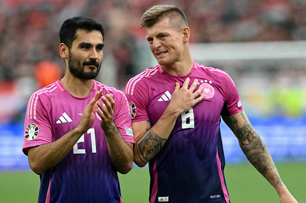 Sự kết hợp của Gundogan và Kroos giúp đội tuyển Đức dễ dàng ứng phó với các tình huống khác nhau trên sân. Ảnh: AFP 