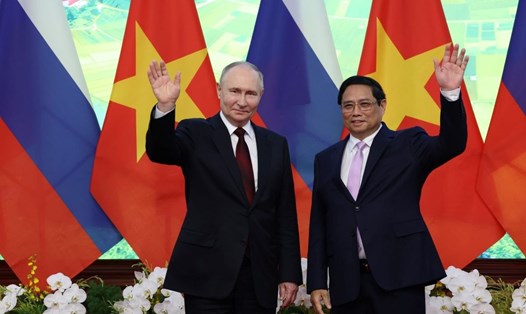 Thủ tướng Chính phủ Phạm Minh Chính và Tổng thống Nga Vladimir Putin. Ảnh: TTXVN