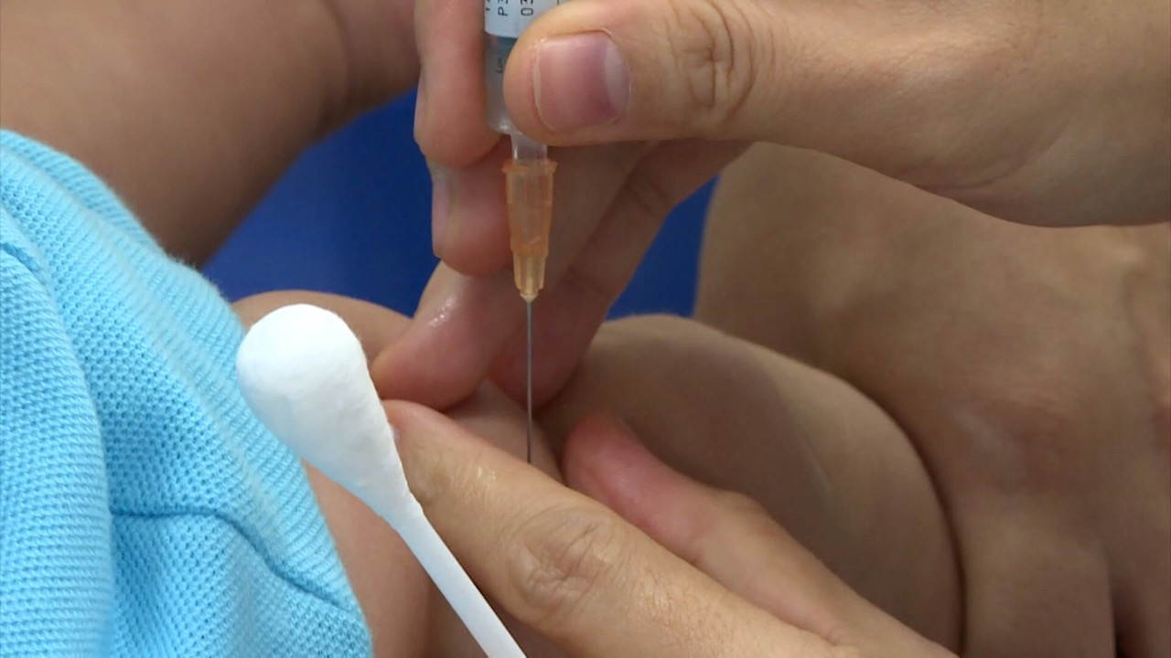 Trẻ em cần được tiêm vaccine đầy đủ phòng bệnh. Ảnh: NGUYỄN LY 