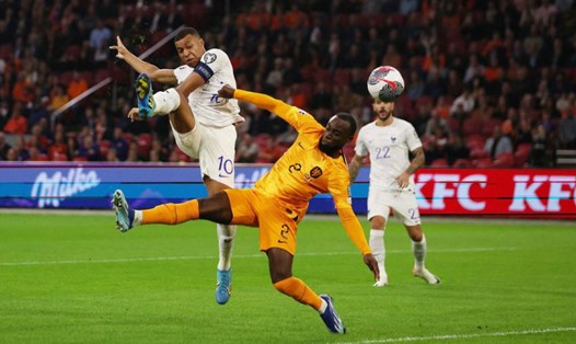 “Cơn lốc da cam” Hà Lan có đủ sức hất văng “Gà trống Gaulois” Pháp? Ảnh: UEFA