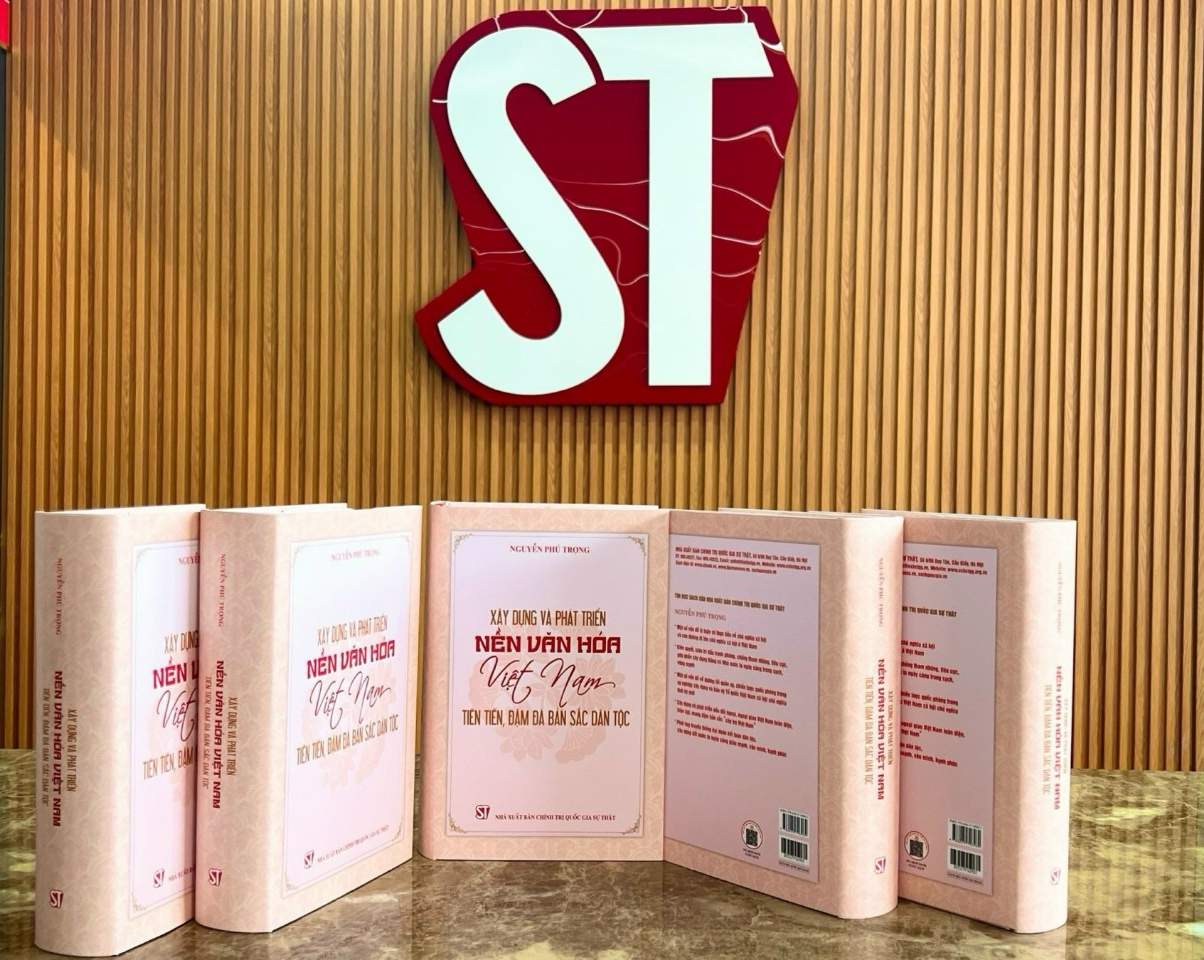 Cuốn sách “Xây dựng và phát triển nền văn hóa Việt Nam tiên tiến, đậm đà bản sắc dân tộc”. Ảnh: Nhà xuất bản Chính trị quốc gia Sự thật. 