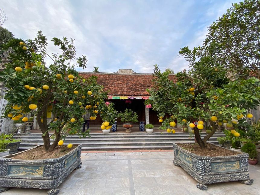 Chùa Sủi, ngôi cổ tự vang danh trong vùng.