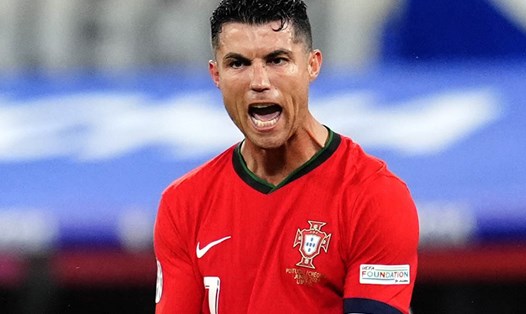 Ronaldo nhiều khả năng sẽ tiếp tục dẫn dắt hàng công tuyển Bồ Đào Nha ở trận thứ 2 vòng bảng EURO 2024. Ảnh: UEFA