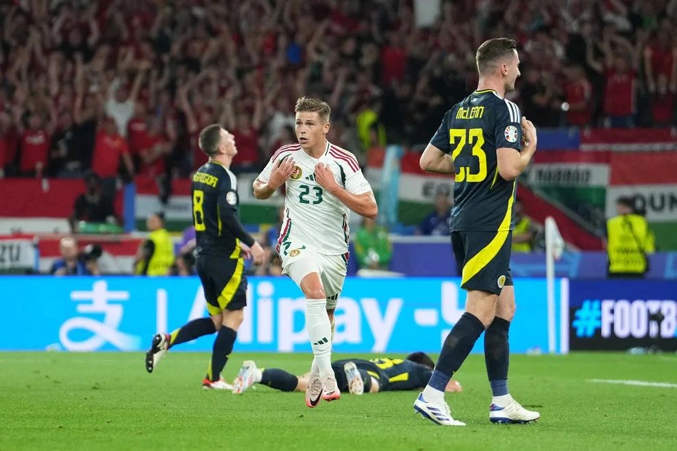 Kevin Csoboth ghi bàn cho tuyển Hungary đúng ở phút bù giờ cuối cùng. Ảnh: UEFA