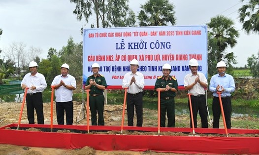 Khởi công xây dựng cầu giao thông nông thôn HN2. Ảnh: Phương Vũ