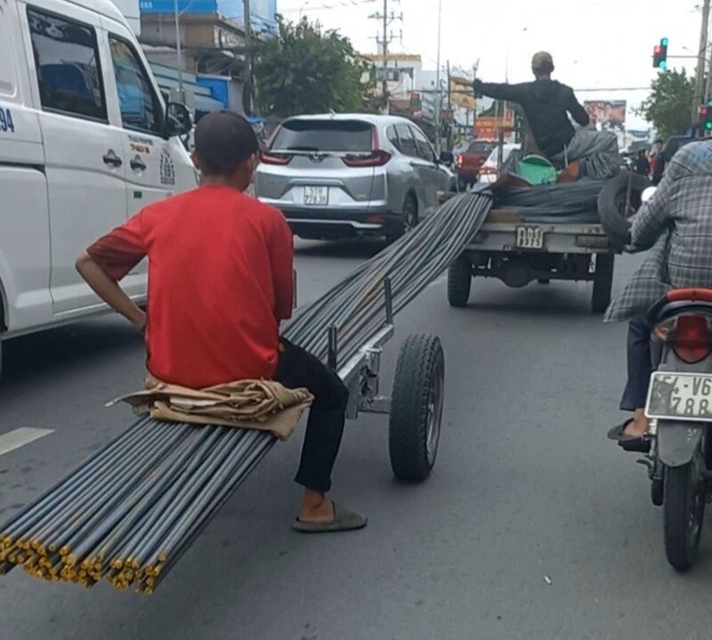 Những xe tự chế thế này xuất hiện ngày càng nhiều. Ảnh: Huân Cao