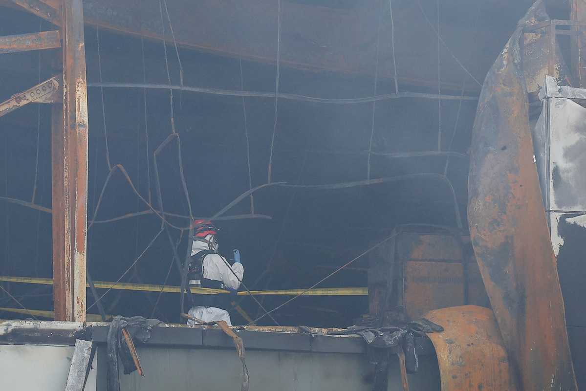 Hiện trường vụ cháy nhà máy sản xuất pin ở Hàn Quốc ngày 24.6.2024. Ảnh: Xinhua