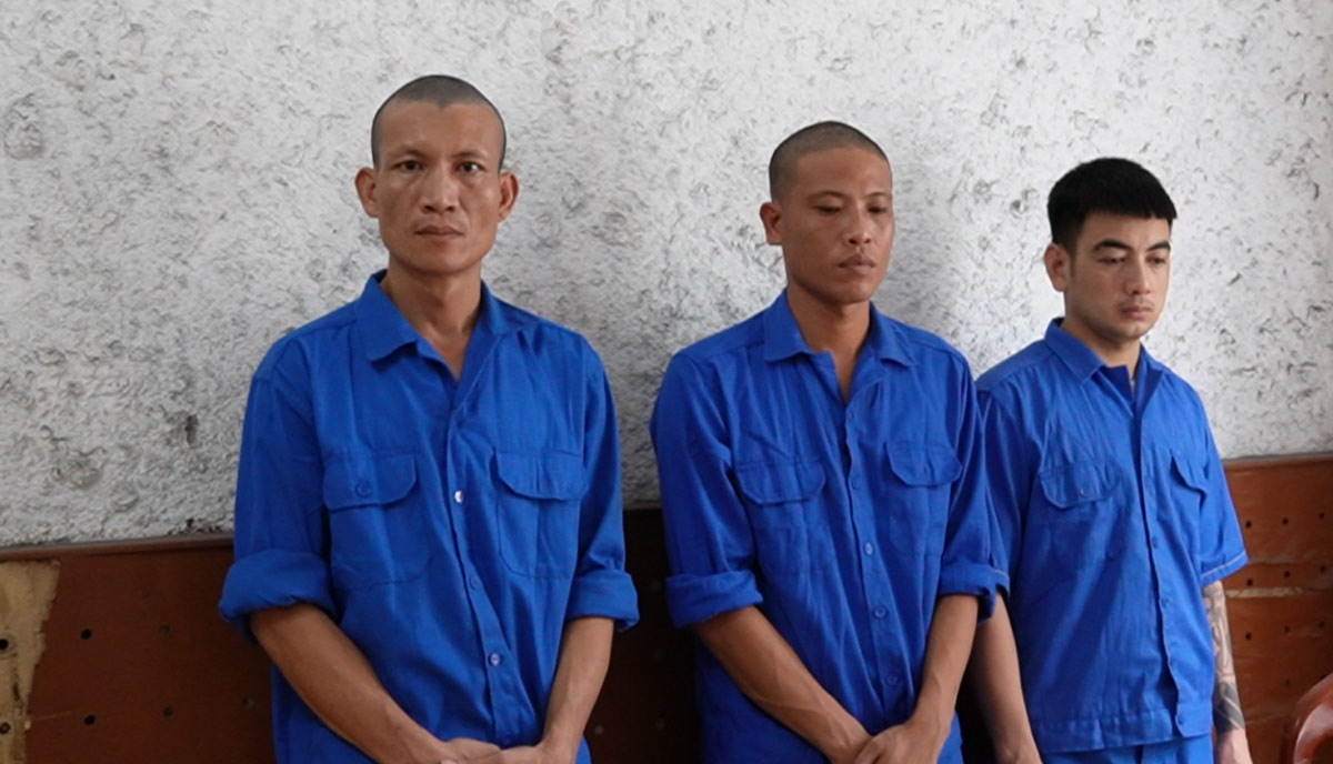 Nhóm đối tượng Bùi Tiến Dân, Trần Văn Ngà, Phạm Văn Mạnh (từ trái sang phải). Ảnh: Công an Quảng Ninh