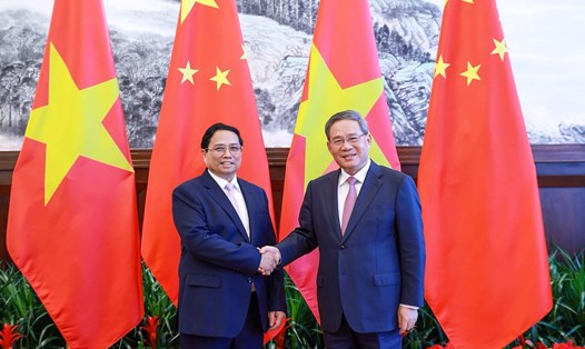 Thủ tướng Chính phủ Phạm Minh Chính và Thủ tướng Trung Quốc Lý Cường. Ảnh: Nhật Bắc/VGP