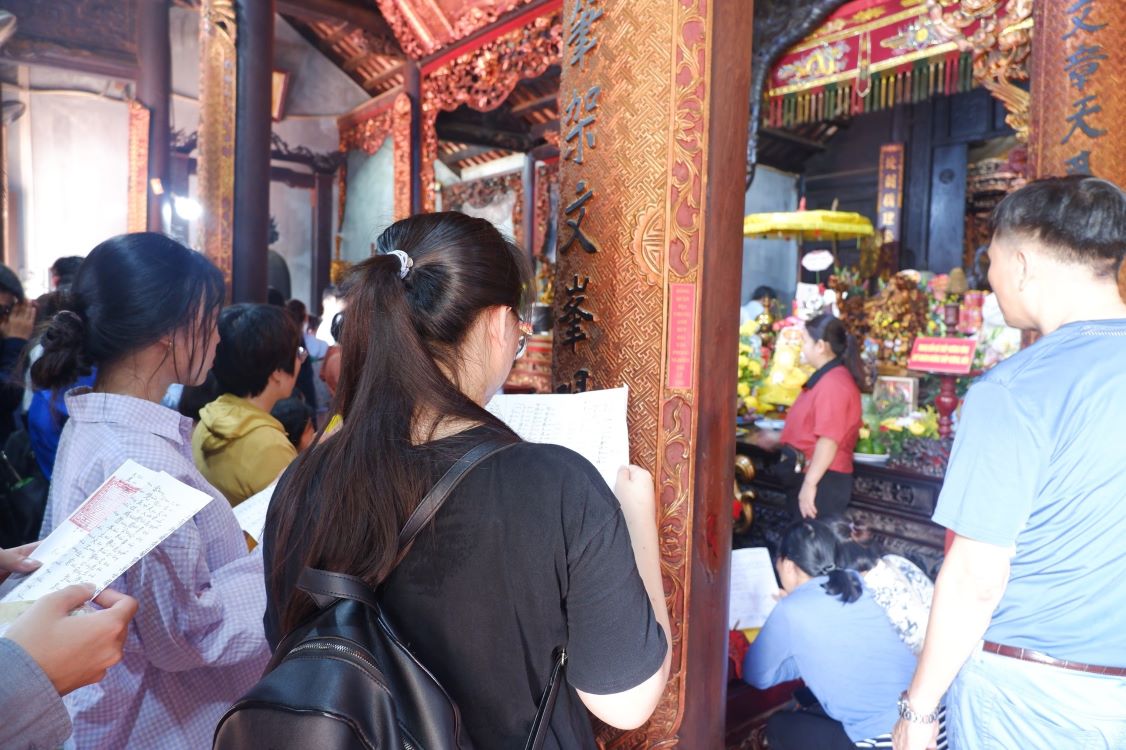 Không khí trang nghiêm tại khu di tích Trạng Trình Nguyễn Bỉnh Khiêm. Ảnh: Tường Vy