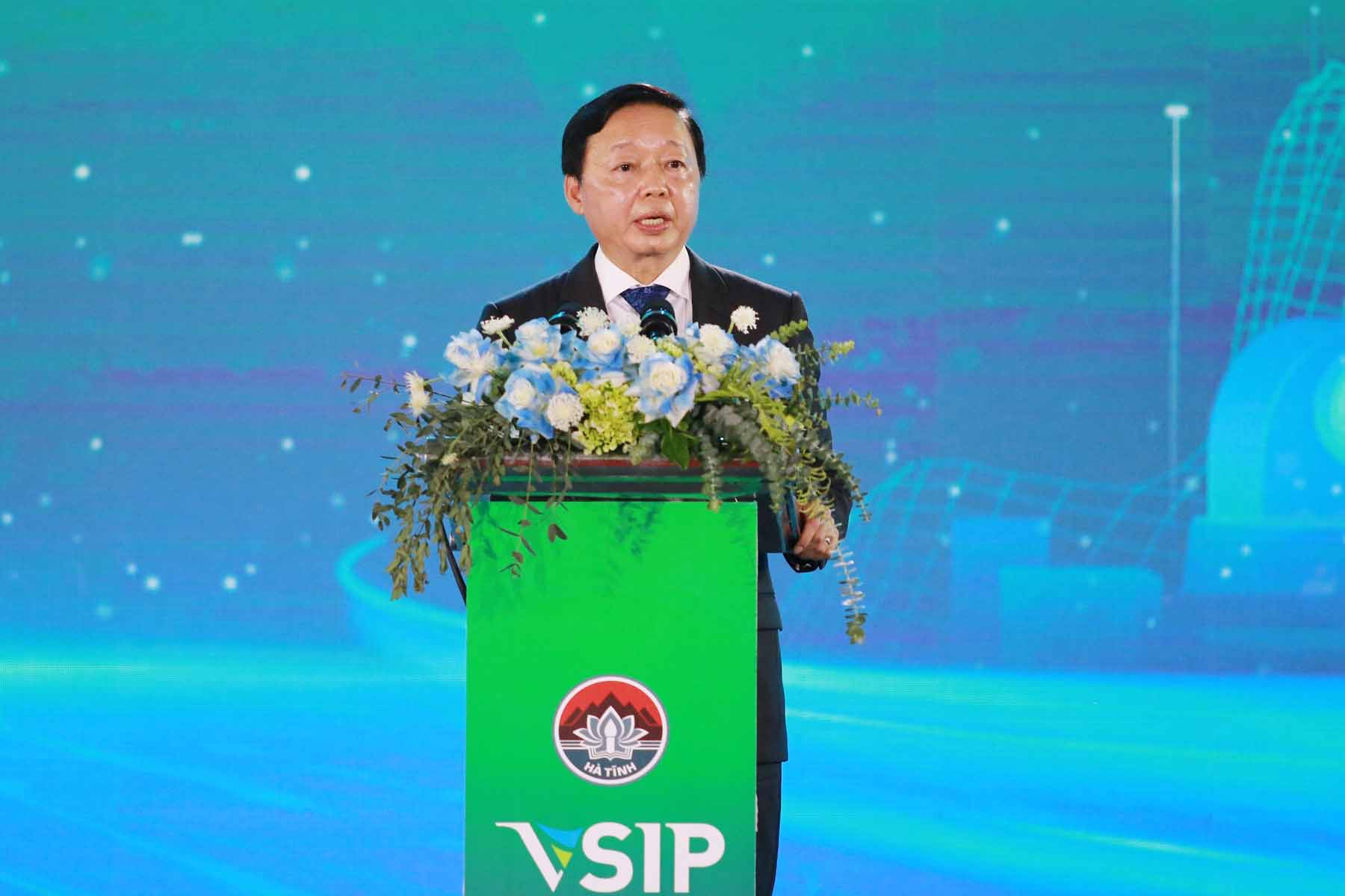 Phó Thủ tướng Chính phủ Trần Hồng Hà phát biểu tại lễ khởi công Dự án Khu Công nghiệp VSIP Hà Tĩnh. Ảnh: Trần Tuấn.