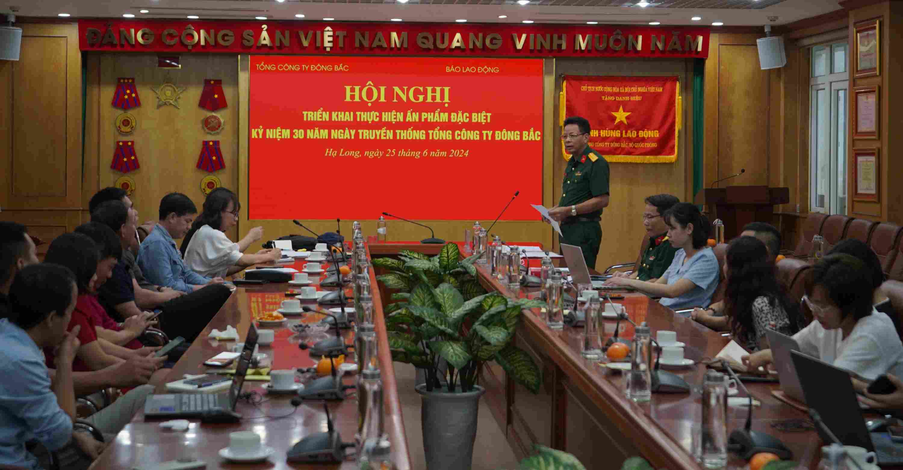 Tổng Công ty Đông Bắc và Báo Lao Động phối hợp thực hiện ấn phẩm đặc biệt. Ảnh: Mai Dung