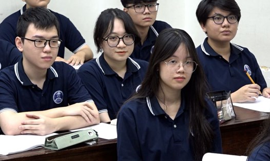Học sinh Trường THPT Trần Phú (Hà Nội) trong 1 tiết ôn tập. Ảnh: Trang Hà