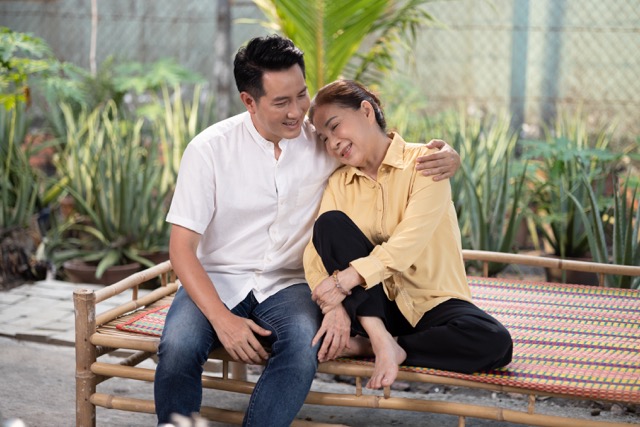 NSND Kim Xuân, Nguyễn Phi Hùng tham gia diễn xuất. Ảnh: NSX.