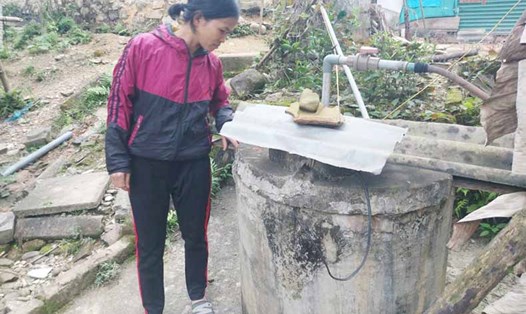 Người dân sử dụng nước giếng ở Hà Tĩnh. Ảnh: Trần Tuấn