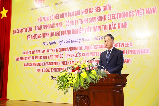 Ông Kim Tea Hoon - Phó Tổng Giám đốc phụ trách Trung tâm mua hàng phát biểu tại sự kiện. 