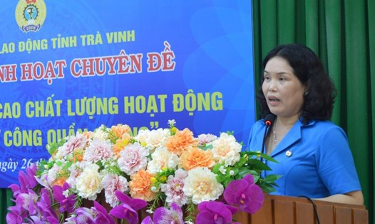 Bà Trần Thị Kim Chung - Chủ tịch LĐLĐ tỉnh Trà Vinh phát biểu chỉ đạo hội nghị. Ảnh: LĐLĐ tỉnh Trà Vinh