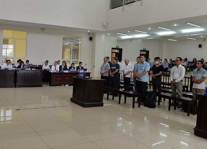 Phiên tòa phúc thẩm xét đơn xin giảm nhẹ hình phạt của 10 bị cáo trong vụ án sai phạm tại dự án cao tốc Đà Nẵng - Quảng Ngãi (giai đoạn 2). Ảnh: Quang Việt