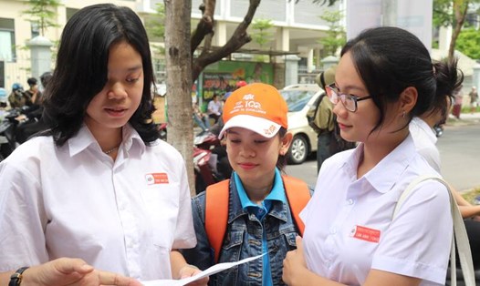 Các thí sinh bị ảnh hưởng do dịch COVID - 19 tham dự kỳ thi tốt nghiệp THPT năm 2024 tại Đà Nẵng. Ảnh: Nguyễn Linh