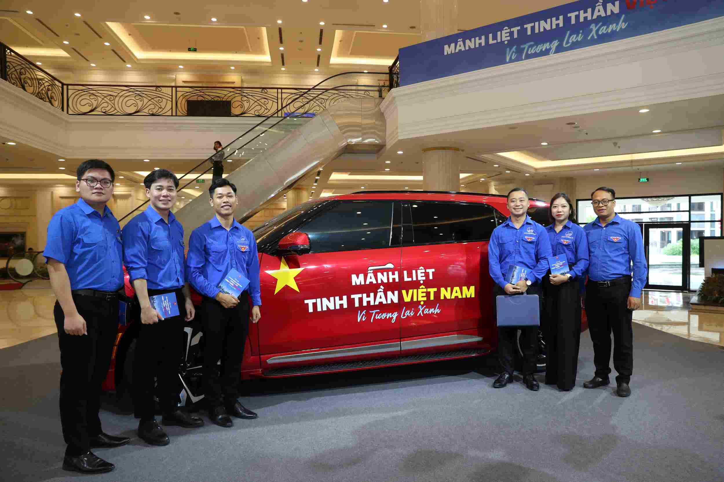 Doanh nghiệp tiên phong nỗ lực trong quá trình chuyển đổi xanh, quyết tâm đẩy nhanh lộ trình phát triển xe điện. 
Ảnh: Vinfast