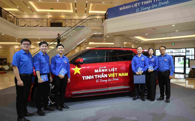 Doanh nghiệp tiên phong nỗ lực trong quá trình chuyển đổi xanh, quyết tâm đẩy nhanh lộ trình phát triển xe điện. 
Ảnh: Vinfast
