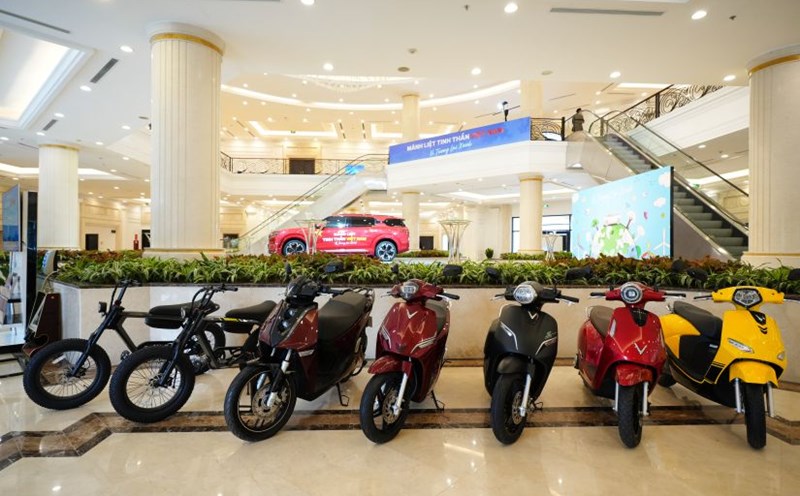 Chuyển đổi sang xe điện góp phần bảo vệ môi trường. Ảnh: Vinfast