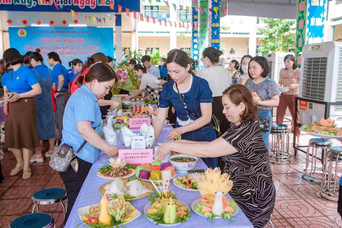 Hơn 100 CNVCLĐ Hải Dương thi nấu ăn bữa cơm gia đình ấm áp yêu thương