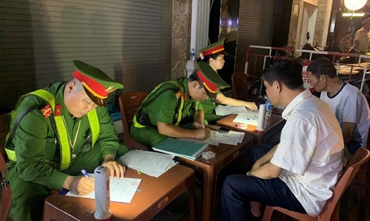 Công an TP.Hải Phòng xử lý các trường hợp vi phạm. Ảnh: Công an Hải Phòng