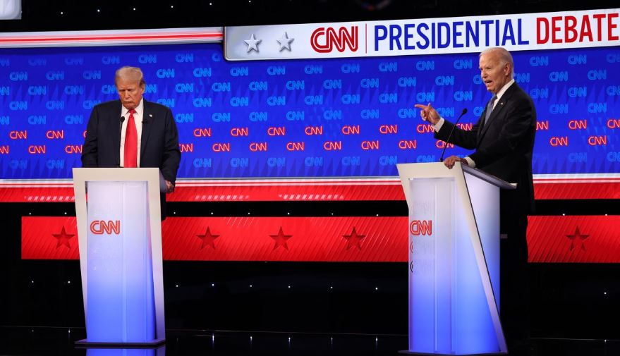 Ông Joe Biden và ông Donald Trump tranh luận trên truyền hình ngày 27.6.2024. Ảnh chụp màn hình