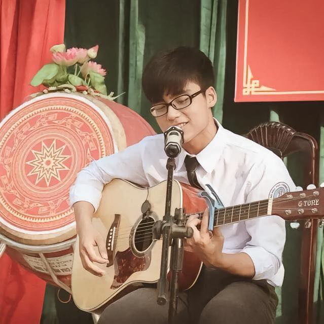 MONO - em trai Sơn Tùng - bộc lộ năng khiếu ca hát từ nhỏ. Ảnh: Chụp màn hình
