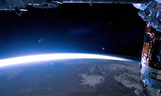 Vệ tinh của Nga bị vỡ tung trong không gian. Ảnh: NASA