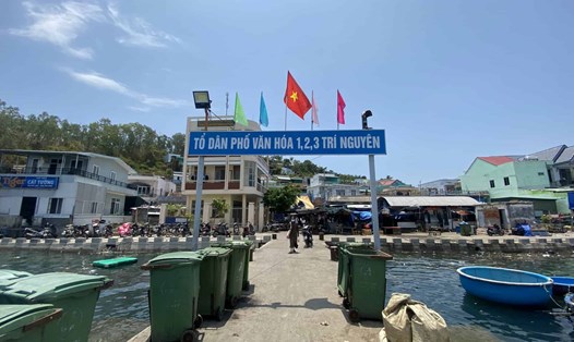 Đường ống vượt biển cấp nước sạch cho hai đảo Trí Nguyên, Hòn Tằm trên vịnh Nha Trang mới bị vỡ. Ảnh: Hữu Long