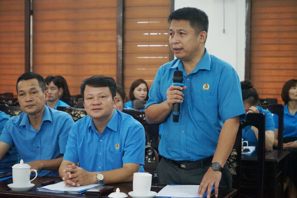 Đại diện lãnh đạo các ban trực thuộc LĐLĐ tỉnh Thanh Hóa chia sẻ kinh nghiệm trong hoạt động công đoàn trên địa bàn. Ảnh: Quách Du