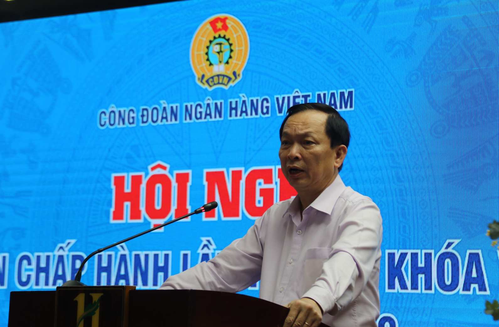 Ông Đào Minh Tú - Phó Thống đốc thường trực Ngân hàng Nhà nước, Chủ tịch Công đoàn Ngân hàng Việt Nam phát biểu khai mạc. Ảnh: Phương Linh