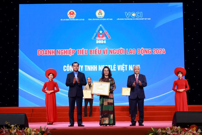 Nestlé Việt Nam được Vinh danh “Doanh nghiệp tiêu biểu vì người Lao động” năm thứ 5 liên tiếp. Ảnh: Nestlé
