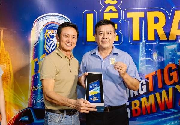 Được biết với giải thưởng 1 lượng vàng, anh Trần Văn Hoá (Quận 8, TPHCM) sẽ cùng gia đình thực hiện nguyện vọng đã ấp ủ từ rất lâu, một chuyến du lịch - nghỉ dưỡng đến Nha Trang để cả nhà gắn kết hơn. Ảnh: Tiger Beer