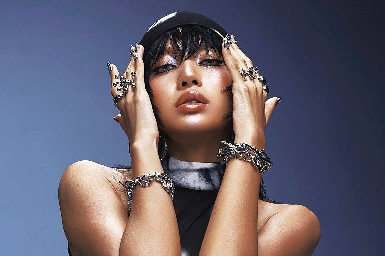 Lisa (Blackpink) phát hành MV "Rockstar". Ảnh: LLOUD