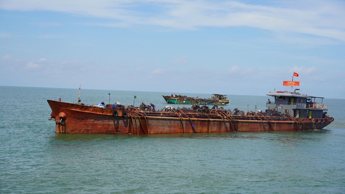 Khai thác mỏ cát biển thuộc khu B1 tỉnh Sóc Trăng. Ảnh: Phương Anh