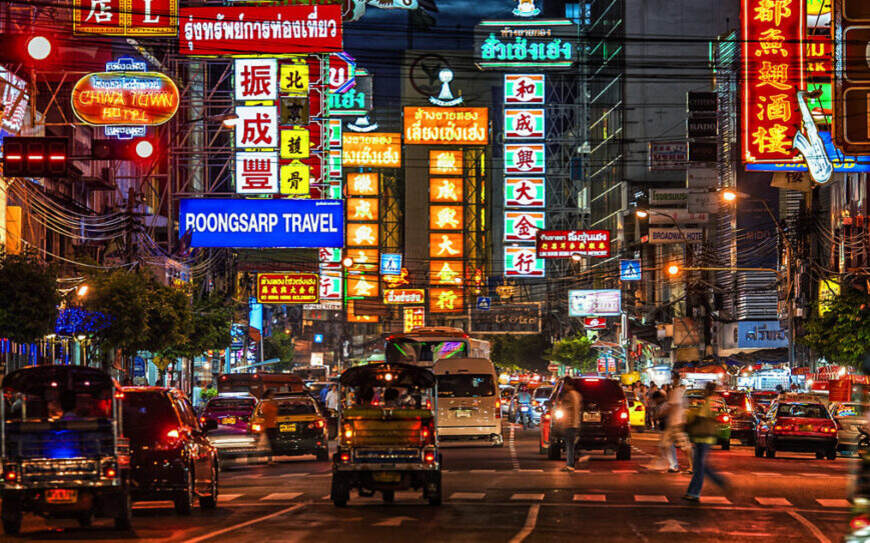 Hình ảnh rực rỡ, nhộn  nhịp của Chinatown Bangkok vào buổi tối. Ảnh: The Unusual Trip