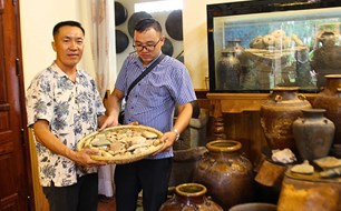 Người khắc họa văn hóa dân tộc Kon Tum qua các hiện vật