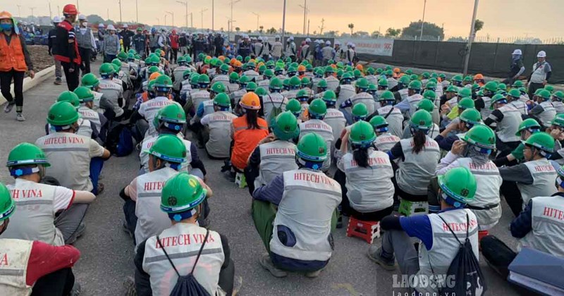 Gần 1.000 công nhân bị nợ lương sau khi hoàn thành xây dựng nhà máy tỉ USD ở Bắc Ninh