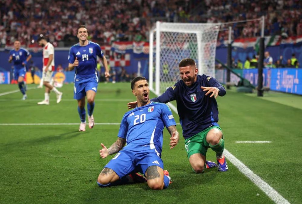 Italy chật vật giành vé vào vòng 1/8. Ảnh: UEFA