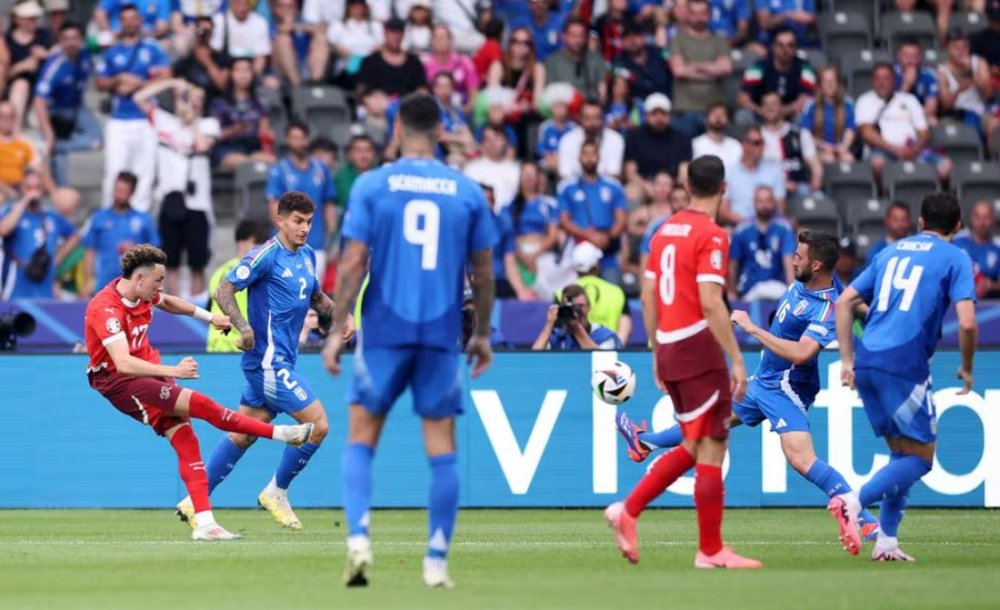 Ruben Vargas ghi bàn thắng đẹp mắt, nhân đôi cách biệt cho Thụy Sĩ. Ảnh: UEFA