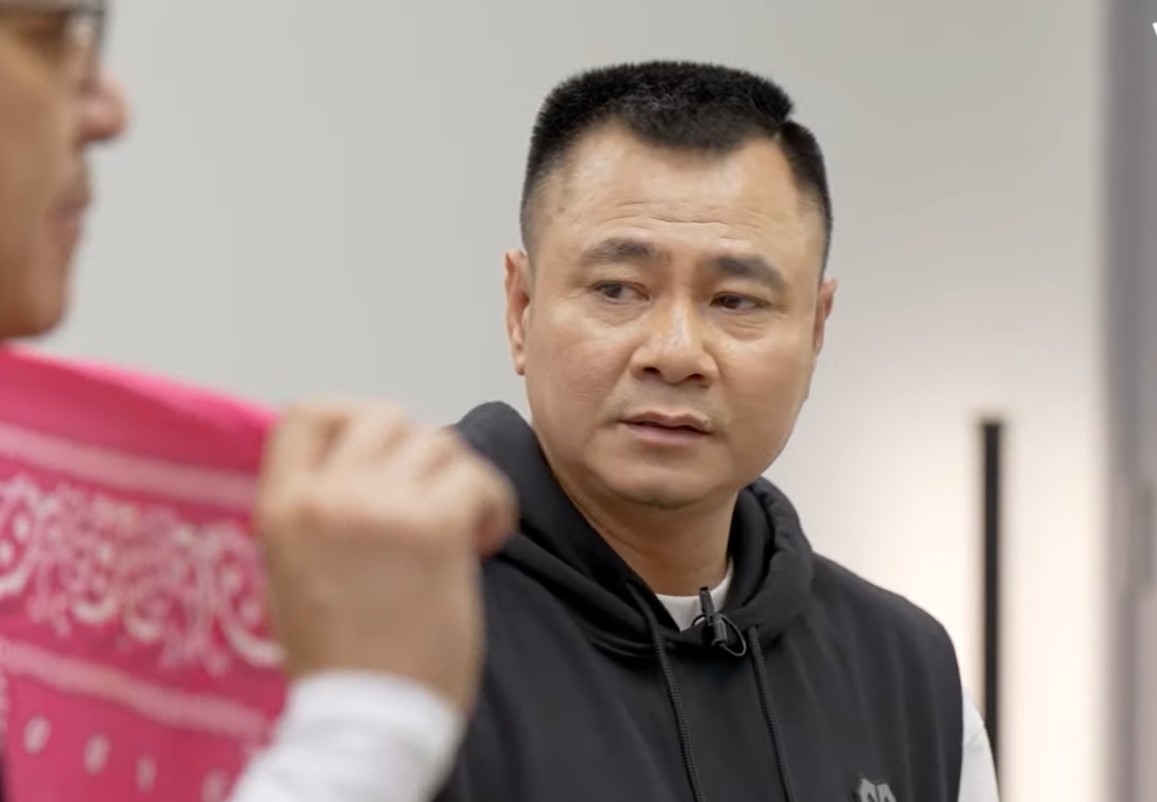 NSND Tự Long tạo dấu ấn mạnh mẽ trong chương trình. Ảnh: Cắt từ video