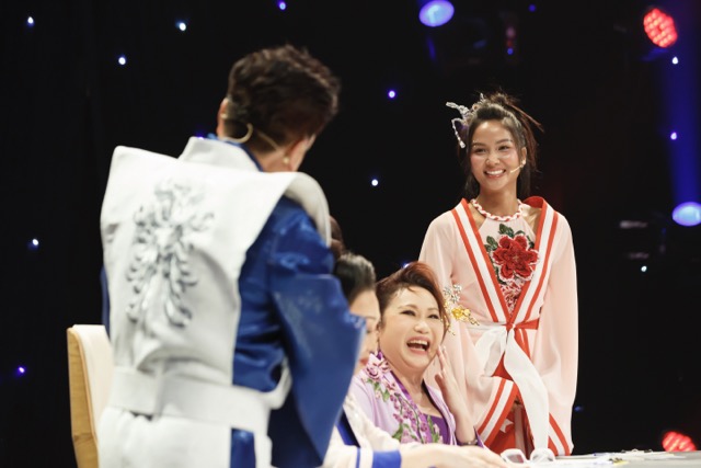 Hoa hậu H'Hen Niê tại Học viện cải lương. Ảnh: NSX.