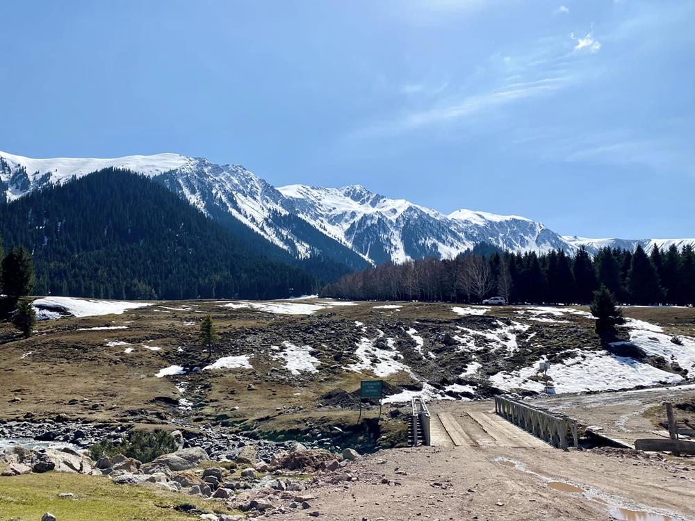 Kyrgyzstan được đánh giá mang nhiều nét truyền thống trong đời sống hơn, thiên nhiên hoang sơ hơn và giá cả chi tiêu cũng rẻ hơn so với Kazakhstan. Ảnh: Nhân vật cung cấp