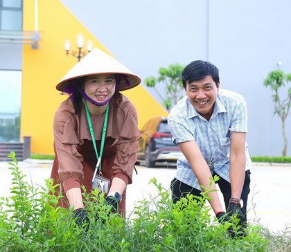 Cán bộ, viên chức, người lao động tham gia “Thứ Sáu xanh”