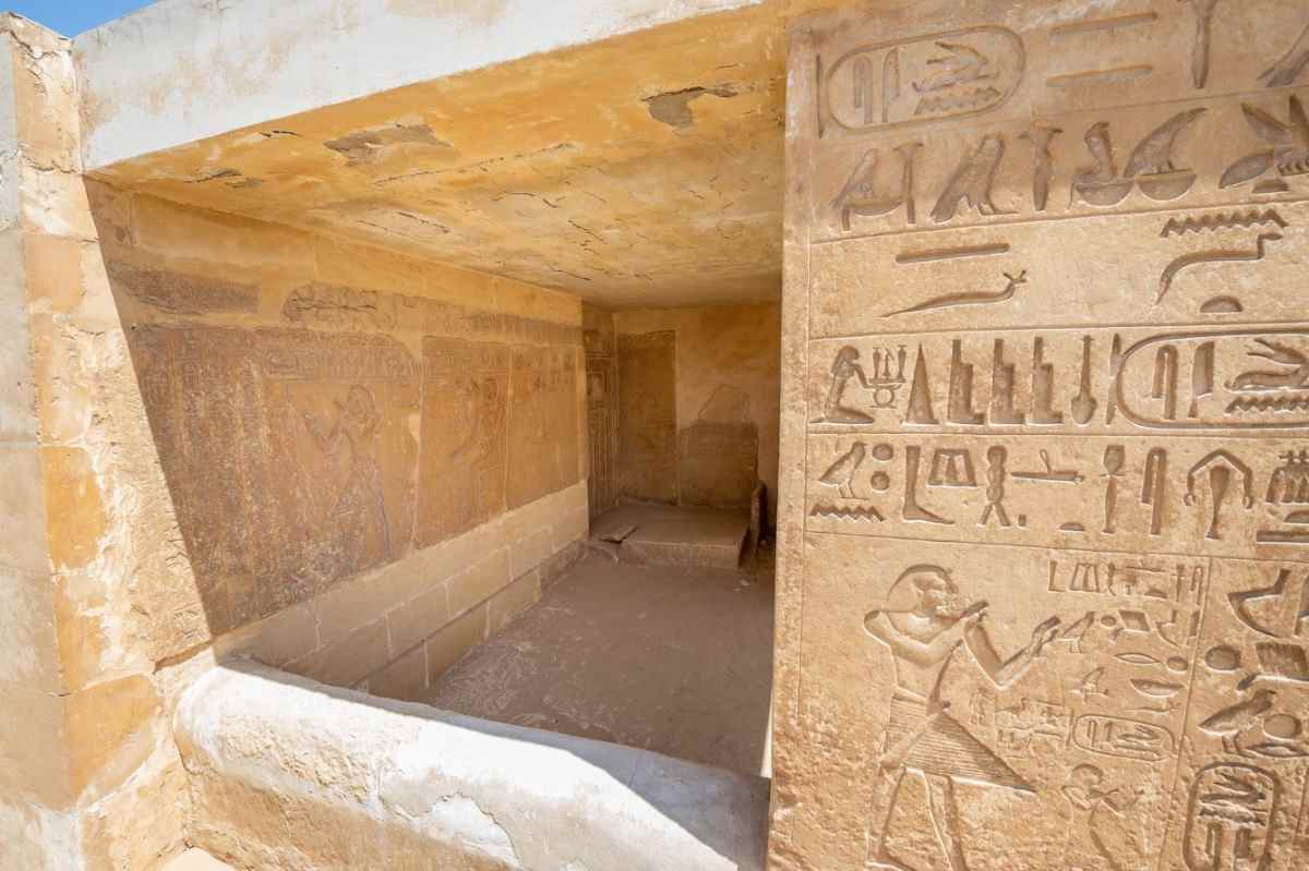 Một ngôi mộ của Vương quốc cổ tại Saqqara. Ảnh chụp màn hình